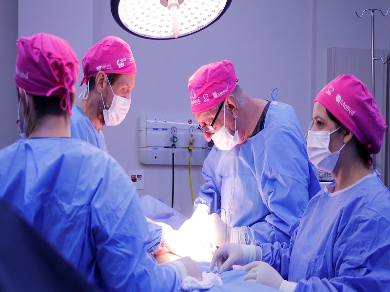 Mutirão de reconstrução de mamas no Hospital de Base