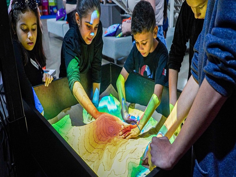 Tecnologia da Unifev transforma experiências no Fliv 2025