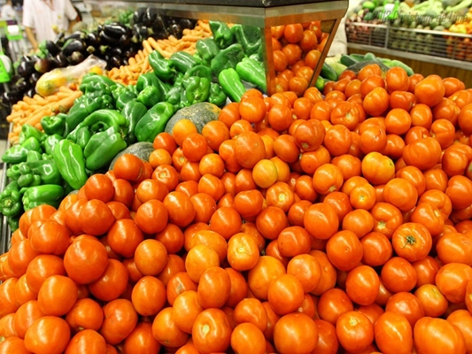 SALADA AZEDA: preço do tomate sobe 30% e limão baixa 40%