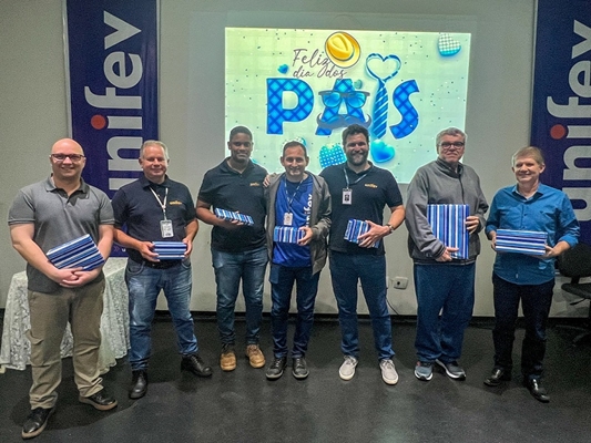 FEV homenageia colaboradores no Dia dos Pais