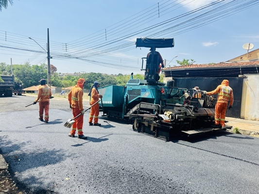 Prefeitura segue com obras do programa “Asfalto Novo”