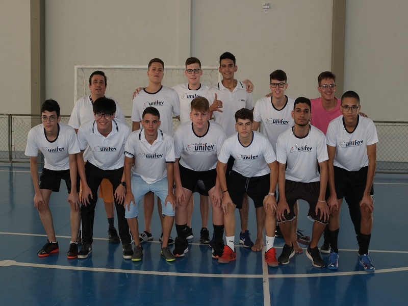 Futsal masculino do Colégio Unifev participa campeonato estadual