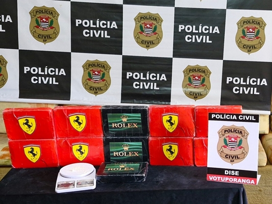 DISE apreende 11 tijolos de cocaína em lava-rápido