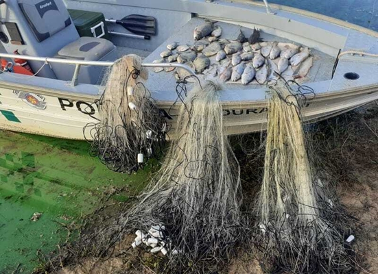 Pescadores com redes são multados em Cardoso 
