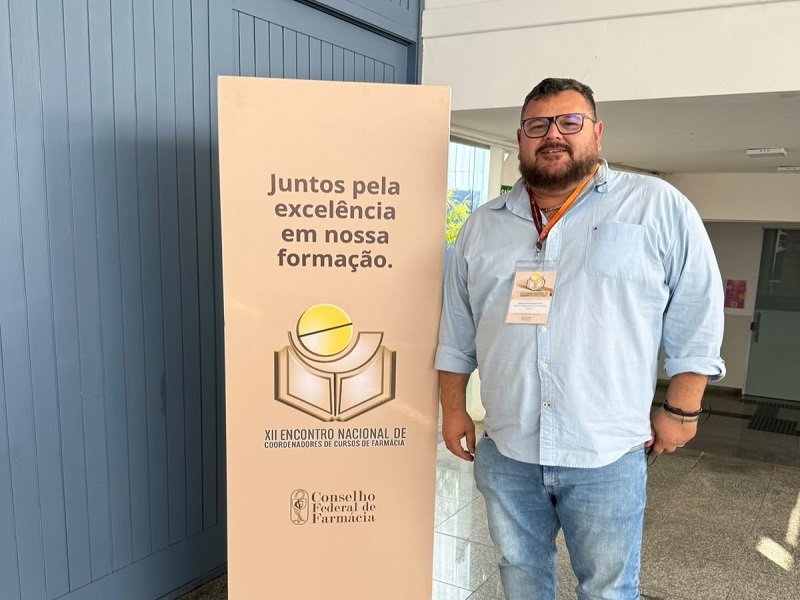 Coordenador de Farmácia da Unifev em Encontro Nacional